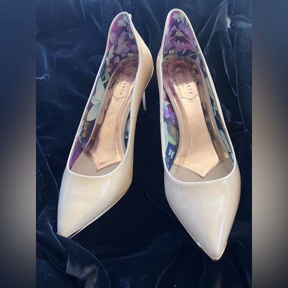 Ted Baker Women's Nude-Pinkish Leather Heels - Size 37 - Picture 12 of 16